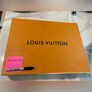 Authentic Louis Vuitton Box + Duster (BRAND NEW)
18.5" x 14" x 3.25"